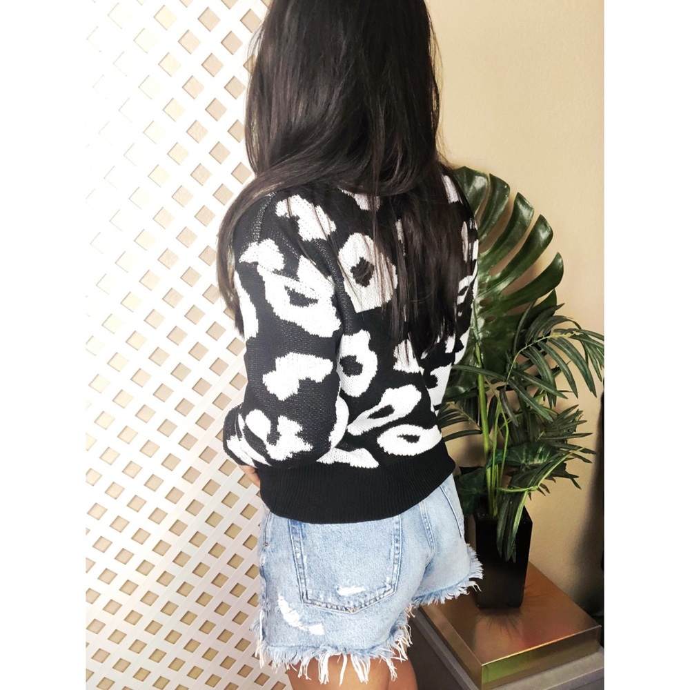 Leopard Sweater - Picture 2 of 2